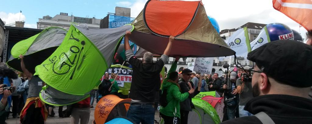 Protest für Camps